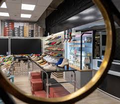 Jean_Antoine_-ChausseurHOFF-RETAILER_lyon_mes_magasins
