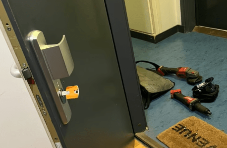 serrure-porte-blindee-ouverte-securisee