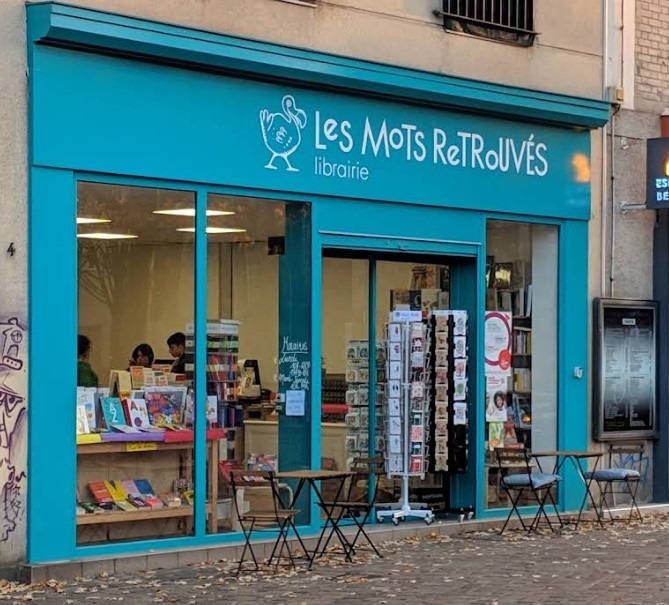 vue de face Librairie Les Mots Retrouvés