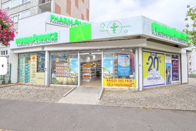 vue de face de la Pharmacie Lucien Français